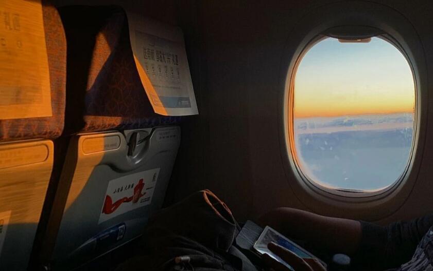 无法公开的爱人文案