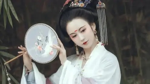 适合穿古装发的说说文案