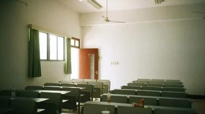 关于宿舍友情的朋友圈