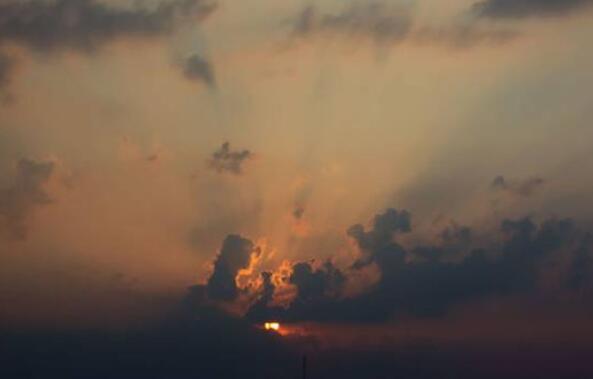 半夜醒来的经典句子文案