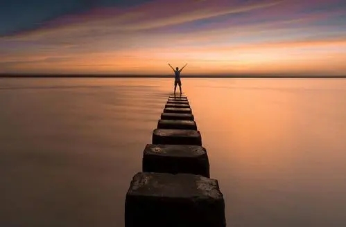 最有深度犀利的句子文案