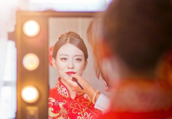 红色嫁衣唯美的句子文案