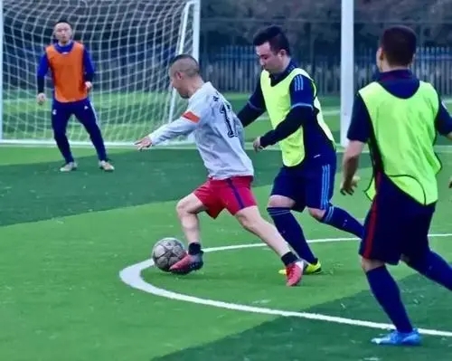 关于对足球爱好的一段话