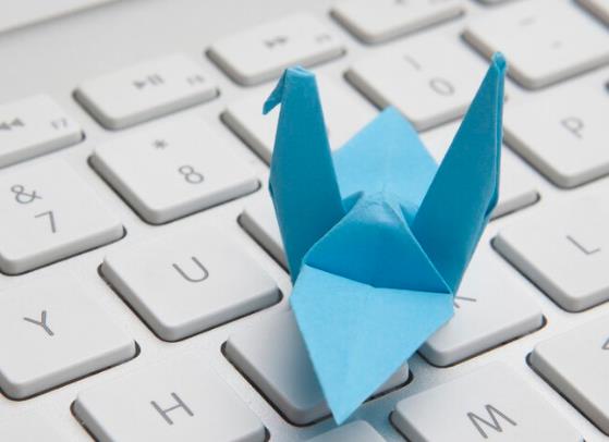 伤感的8个字的句子文案