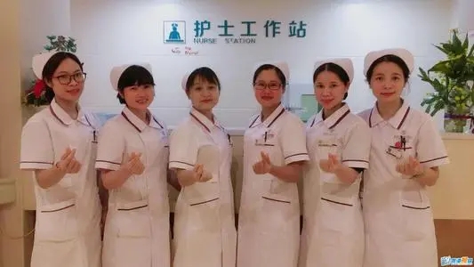 适合护士发朋友圈简短