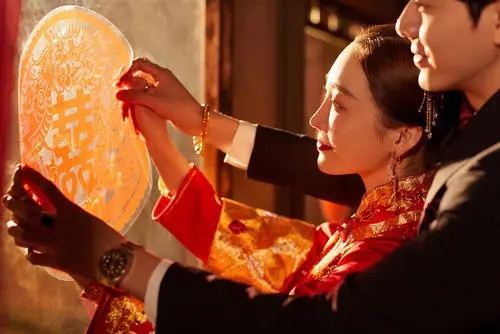 结婚简短祝福语八个字