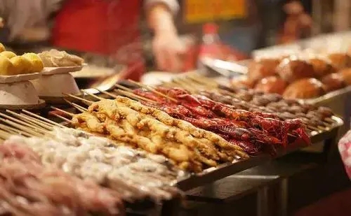 出去吃饭的朋友圈说说文案