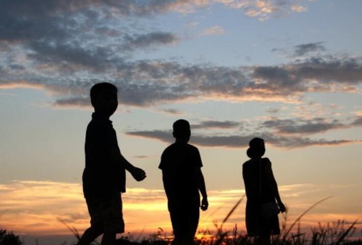 描述人性复杂的句子文案