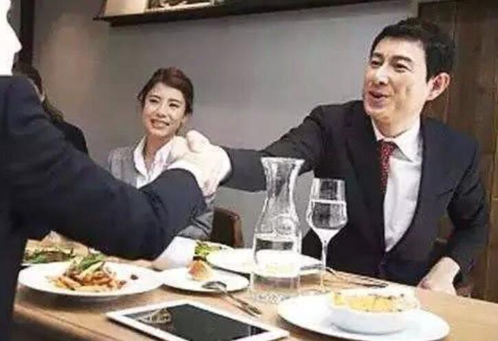 夸领导带领的好的句子文案