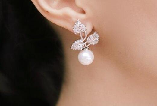 描写耳环的句子文案