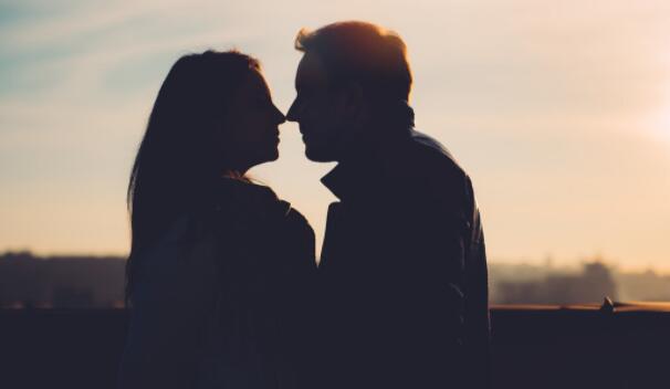 打动心爱女人煽情的话