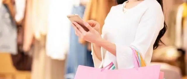 想买衣服的搞笑句子文案