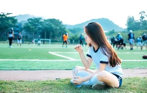 青春岁月的短句子文案