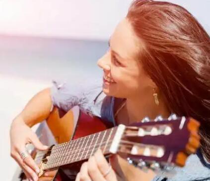 夸女生声音好听的句子文案