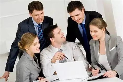 谈话夸同事的话