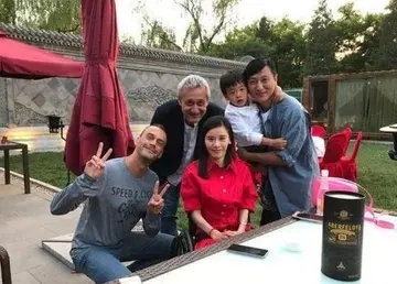 一家四口幸福照片语录文案