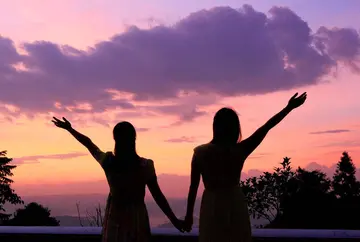 姐妹陪伴的句子文案