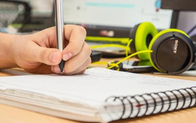 鼓励自己的短句