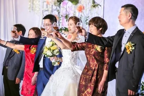 婚礼男方代表简洁讲话