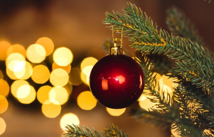 适合平安夜发的搞笑说说文案