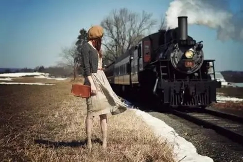 坐火车离开的心情说说文案