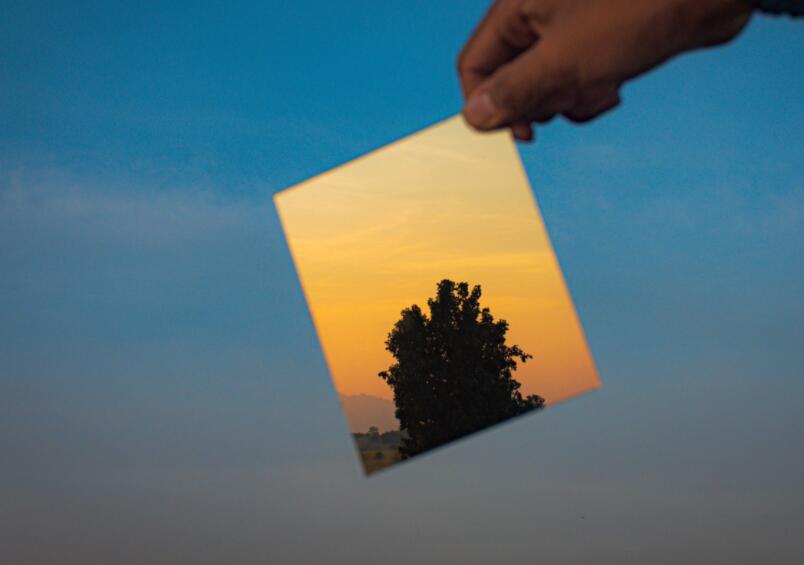 现实又扎心的句子文案带图