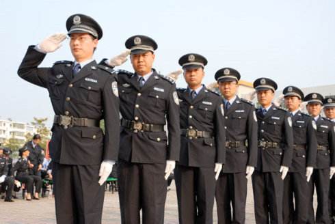 赞美警察人的付出句子文案