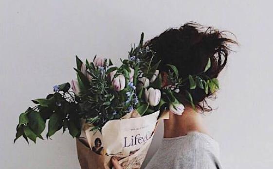 一个人悄悄看哭的短句