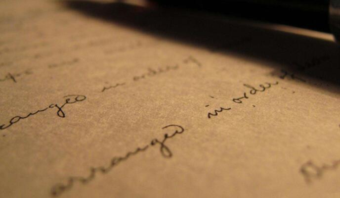 发个明天休息的句子文案