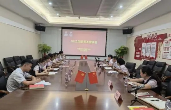 老员工对新员工寄语简短