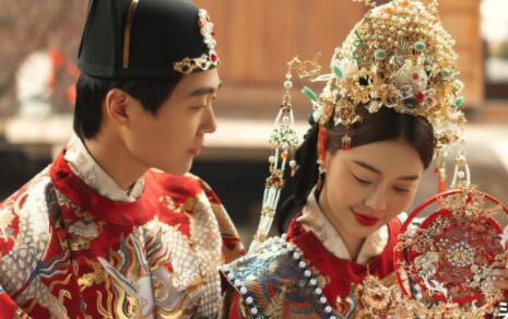 夸赞情侣般配的诗句文案