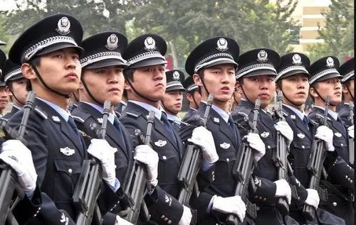 赞美警察的简短句子文案