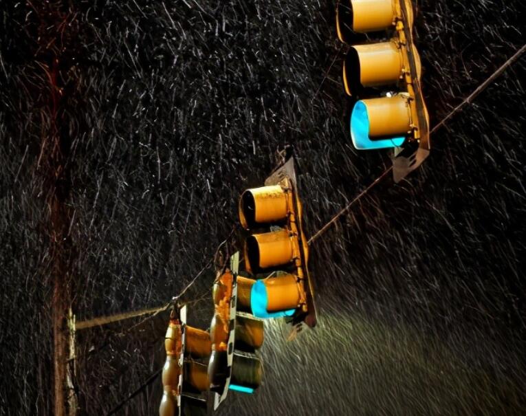 下雨了想你的情话文案