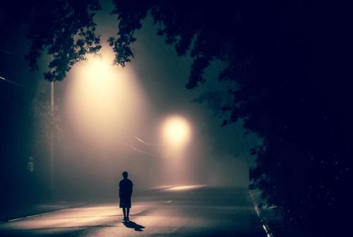 深夜孤独的让人心疼的说说文案