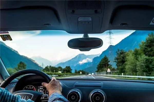 开车时适合发朋友圈的