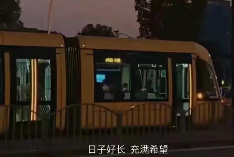 感情淡了怎么发朋友圈