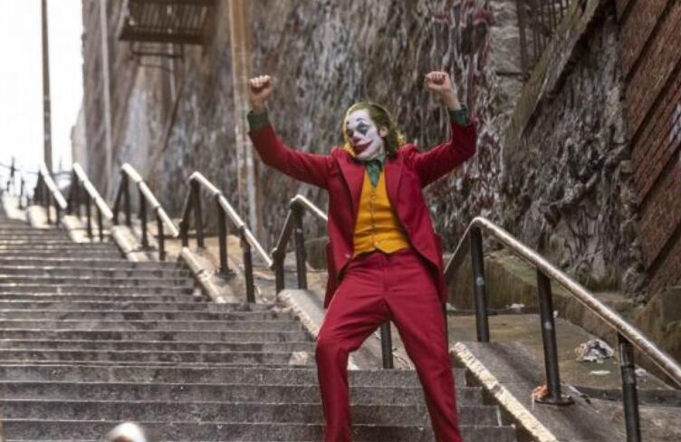 小丑的世界自嘲的语句文案