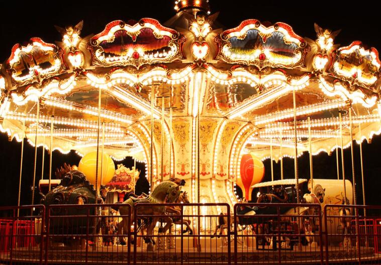 有关旋转木马浪漫句子文案