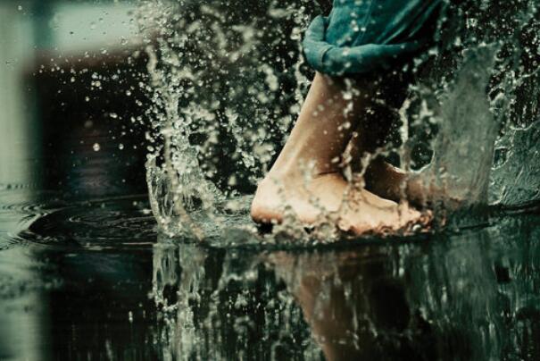 下雨感悟人生的句子文案