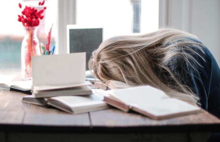 关于清晨读书的好句子文案