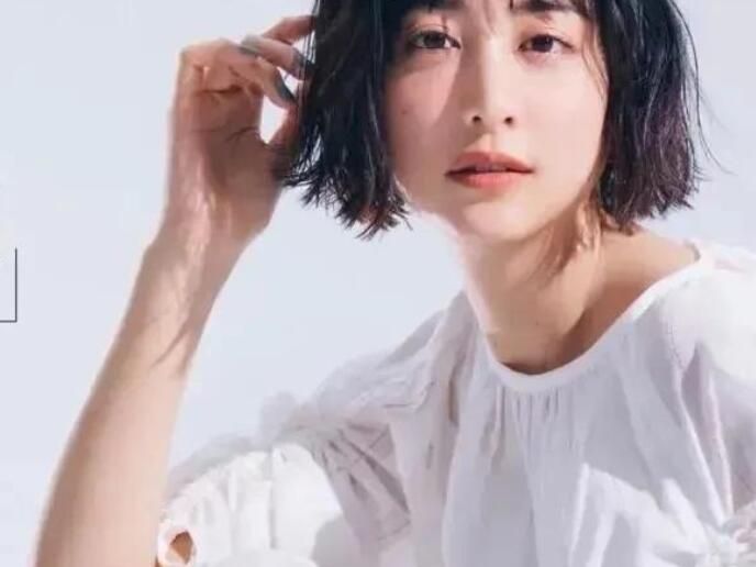 白色裙子的文案