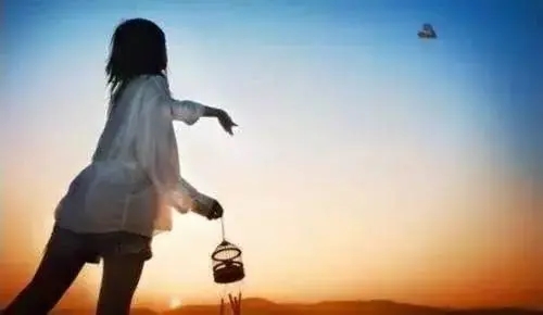 用沉默代替心累的短句