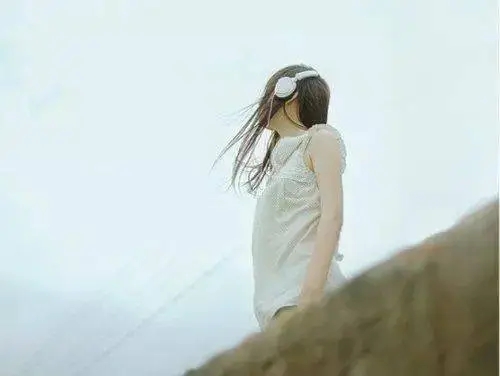 失恋哭得撕心裂肺的说说文案