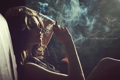 女人压力大失眠的心情说说文案