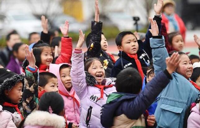 对男孩的寄语唯美句子文案