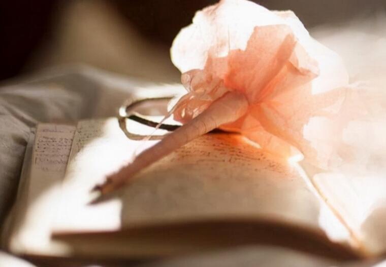 默默等一个人的句子文案