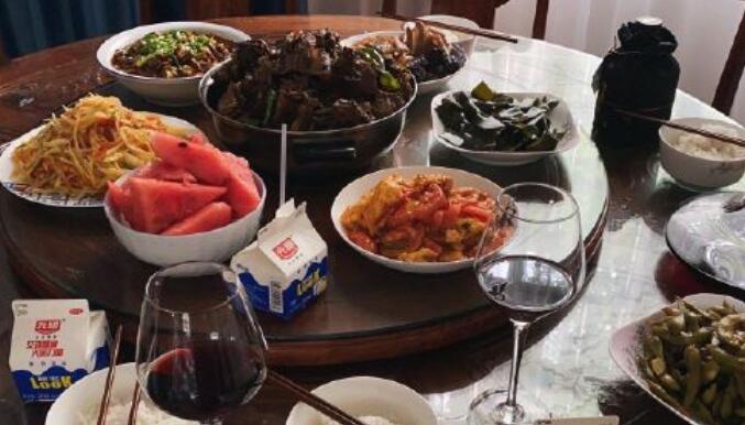 聚餐的优美句子文案简短