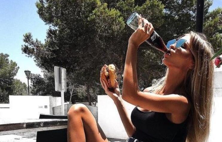 霸气伤感说说文案女生超拽冷酷