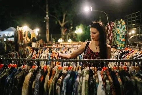 做服装生意的女人说说文案