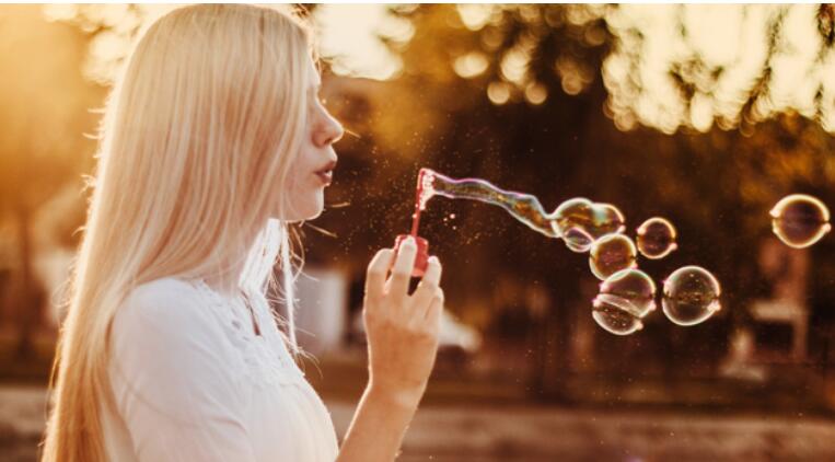 和好朋友上同一所中学的句子文案